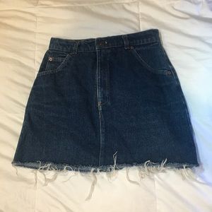 MOVING SALE❤️ Levi’s skirt